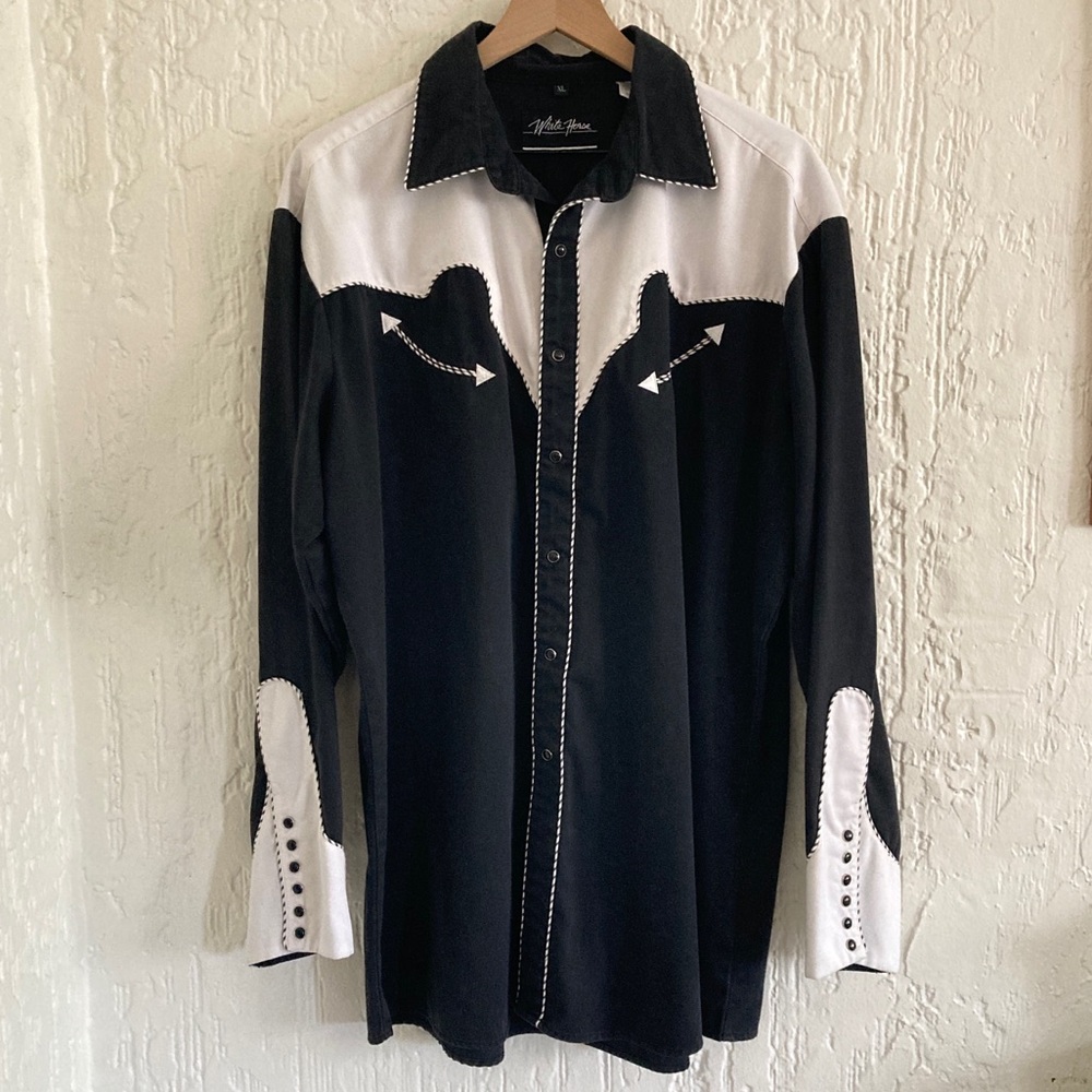 White Horse Black and White Long Sleeve Button Down Shirt Size XL